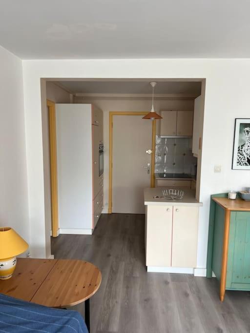 Bel Appartement De Bord De Mer Avec Veranda Roscoff Exteriör bild